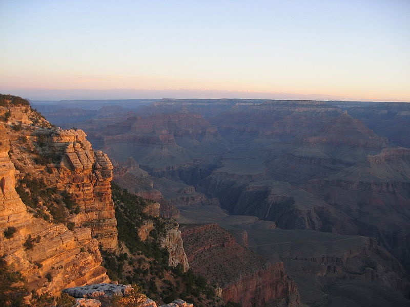 Grand Canyon z jižní strany za úsvitu